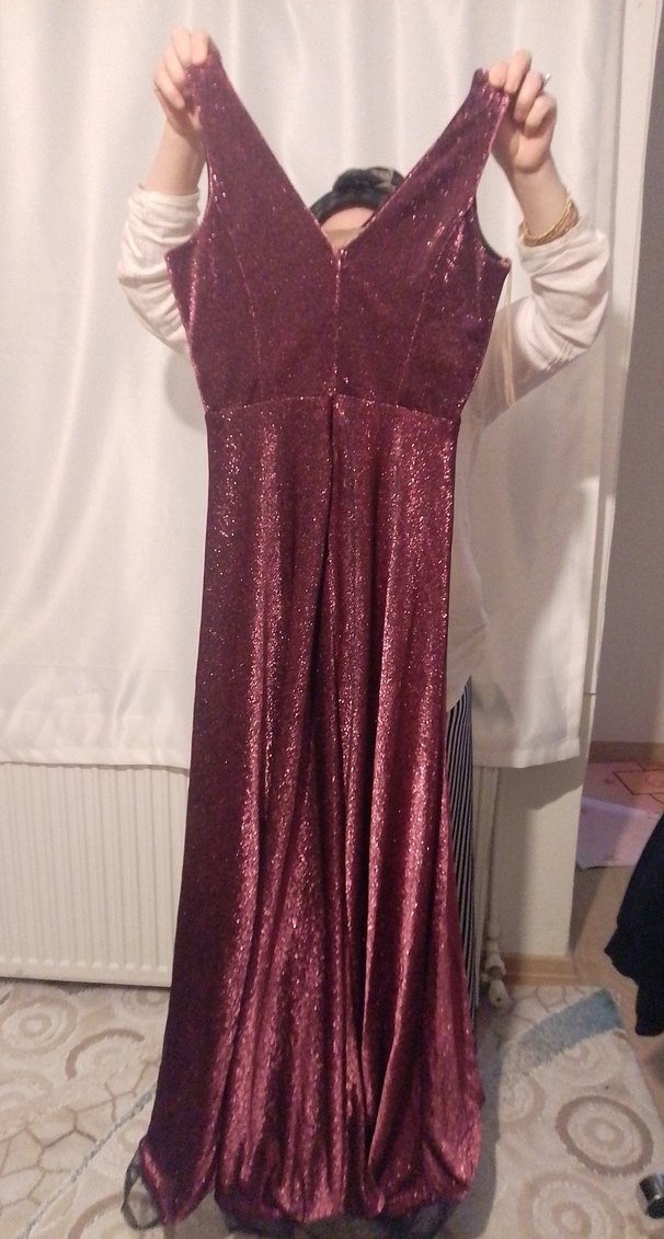 Bordo V Yakalı Uzun Parlak Abiye Elbise - Görsel 3