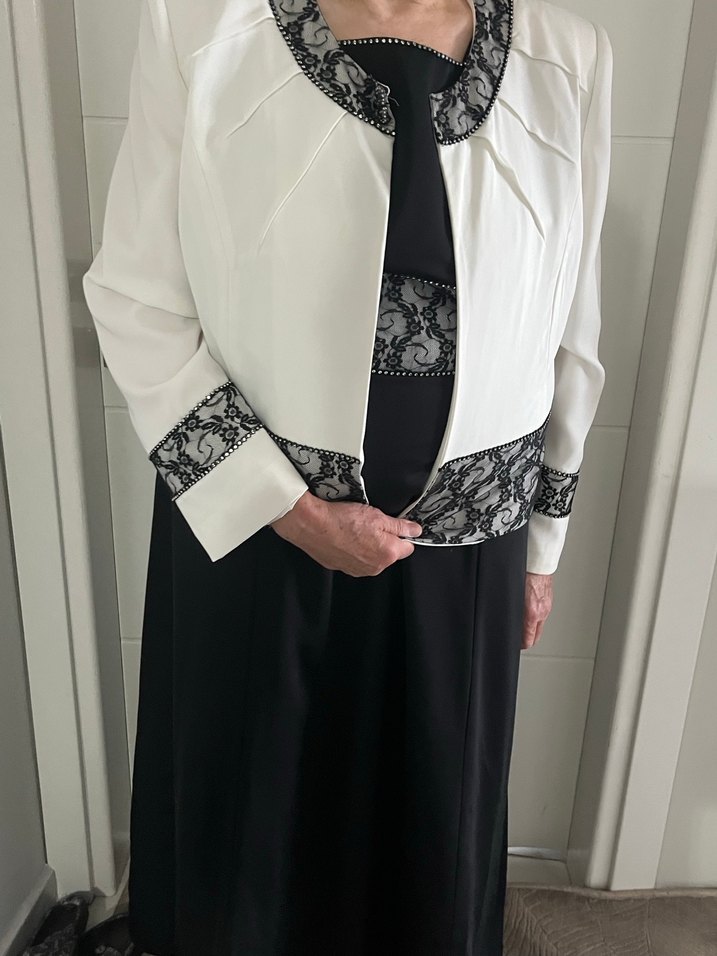 Drapeli Beyaz Kadın Ofis Takımı - Görsel 2