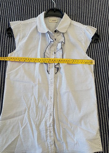 Düğmeli Kısa Kollu Beyaz puantiyeli Gömlek - Görsel 3