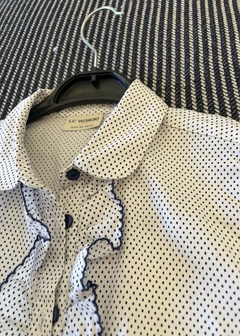 Düğmeli Kısa Kollu Beyaz puantiyeli Gömlek - Görsel 7