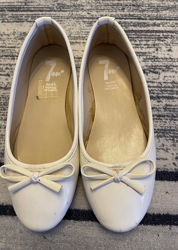 Beyaz Fiyonk Detaylı Kız Babet 32 numara - Görsel 3