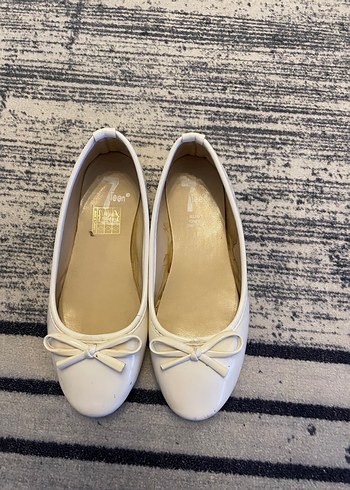 Beyaz Fiyonk Detaylı Kız Babet 32 numara - Görsel 4