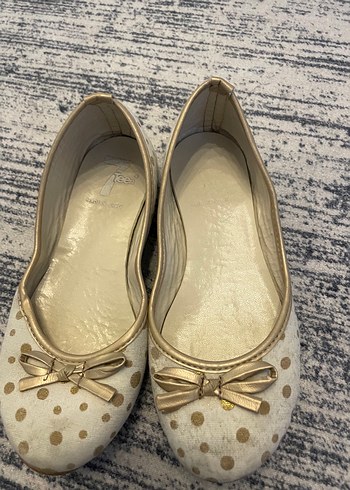 Beyaz Puantiyeli Fiyonklu Dolgu Topuklu Kadın Babet - Görsel 6