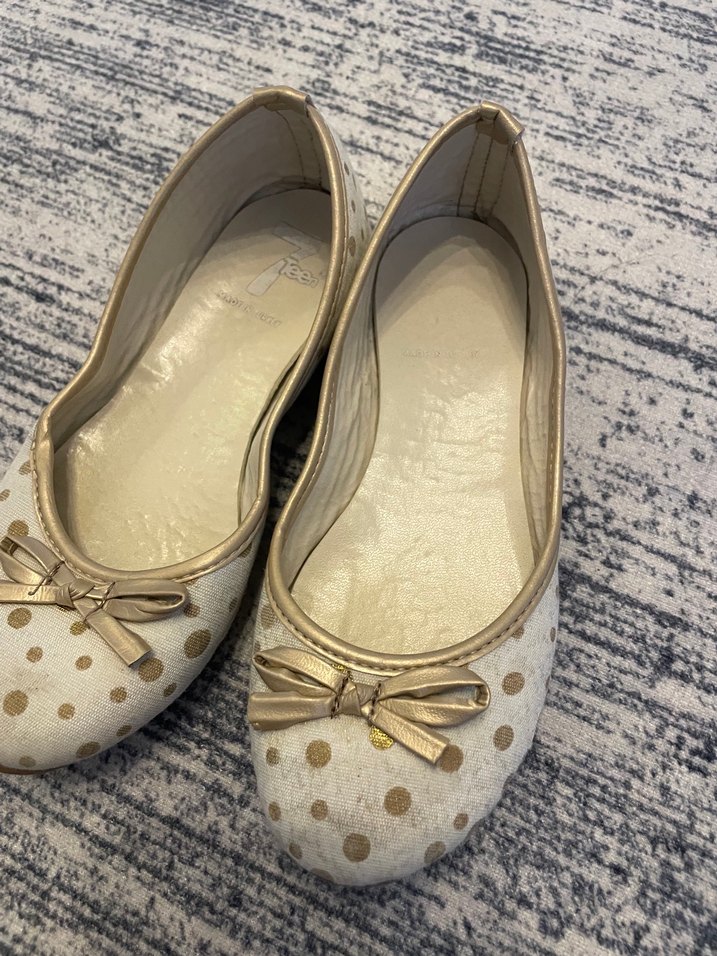 Beyaz Puantiyeli Fiyonklu Dolgu Topuklu Kadın Babet - Görsel 2