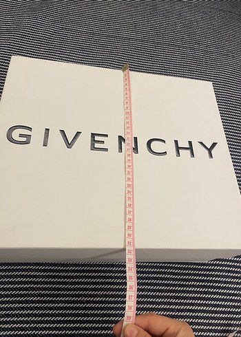 Givenchy ayakkabı kutusu - Görsel 3