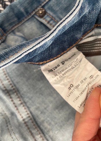 Mavi Kadın yırtık Kot Pantolon - Görsel 4