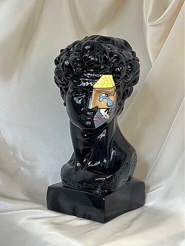 El boyaması pop art davut heykel