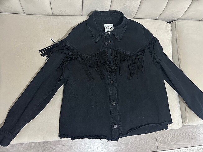 Zara Siyah Püsküllü Ceket