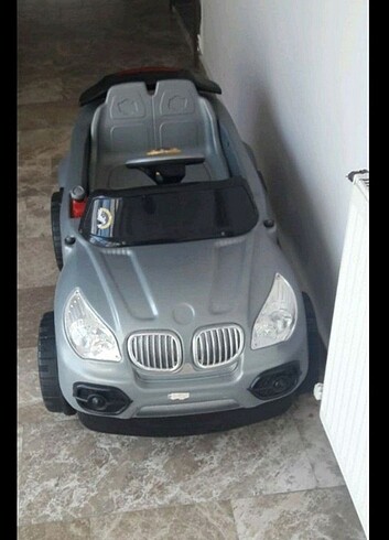 BMW akülü araba