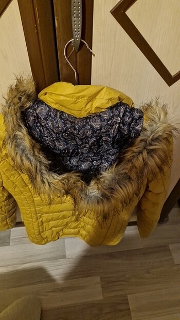 s Beden sarı Renk Şişme mont