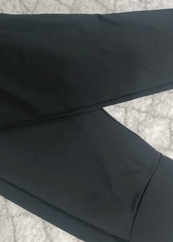 Siyah Kadın Dar Kesim Fermuarlı Kumaş Pantolon - Görsel 5