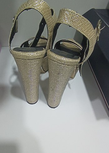 Gold topuklu ayakkabı - Görsel 5