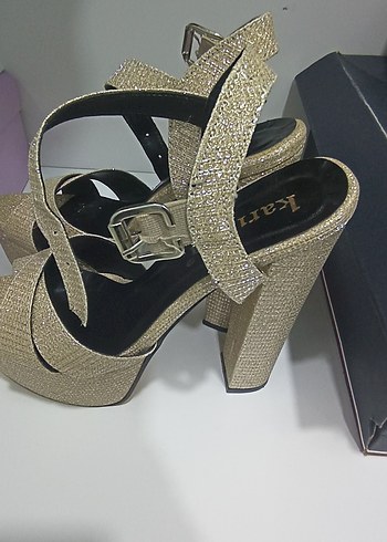 Gold topuklu ayakkabı - Görsel 3