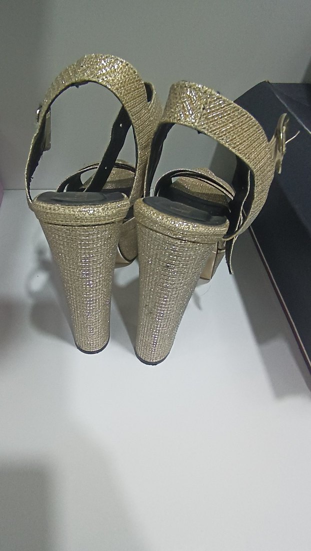 Gold topuklu ayakkabı - Görsel 5
