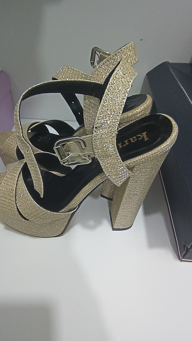Gold topuklu ayakkabı - Görsel 3