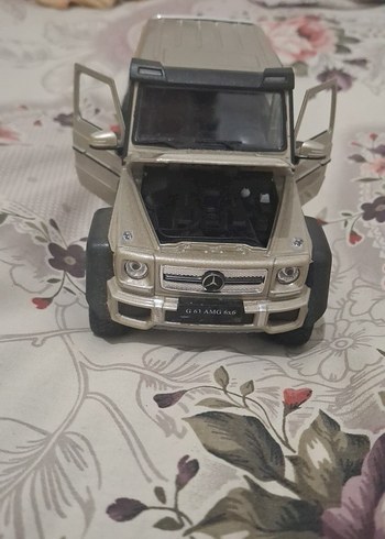 Kahverengi Gri Oyuncak Araba Modeli - Görsel 2