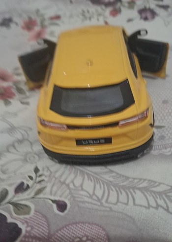 Sarı Oyuncak Araba Modeli - Görsel 4