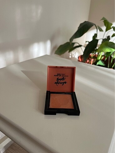 Beden Renk Pastel krem allık 44 blossom