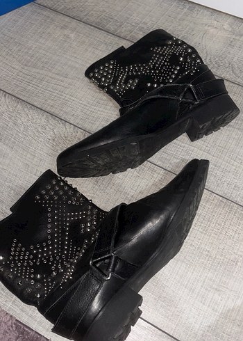 Zara zımbalı Sivri Tokalı Siyah Deri Bot - Görsel 5