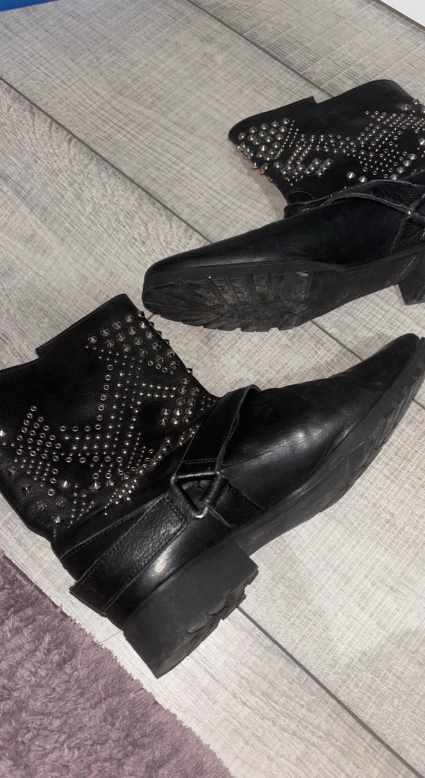 Zara zımbalı Sivri Tokalı Siyah Deri Bot - Görsel 4