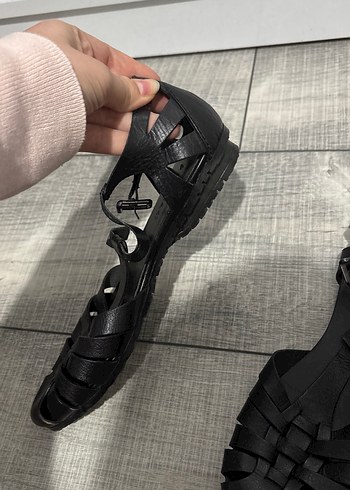 Tanca Tokalı Siyah Kadın Sandalet - Görsel 3