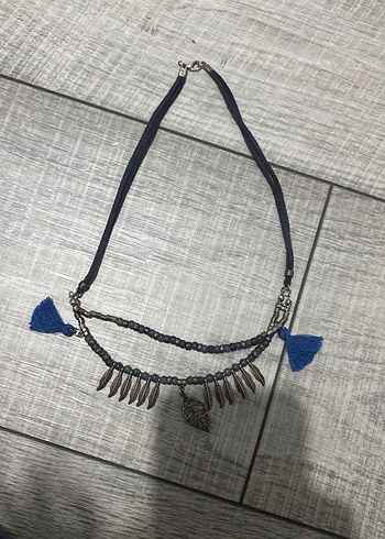 Püsküllü Kısa Bohem Kadın Kolye