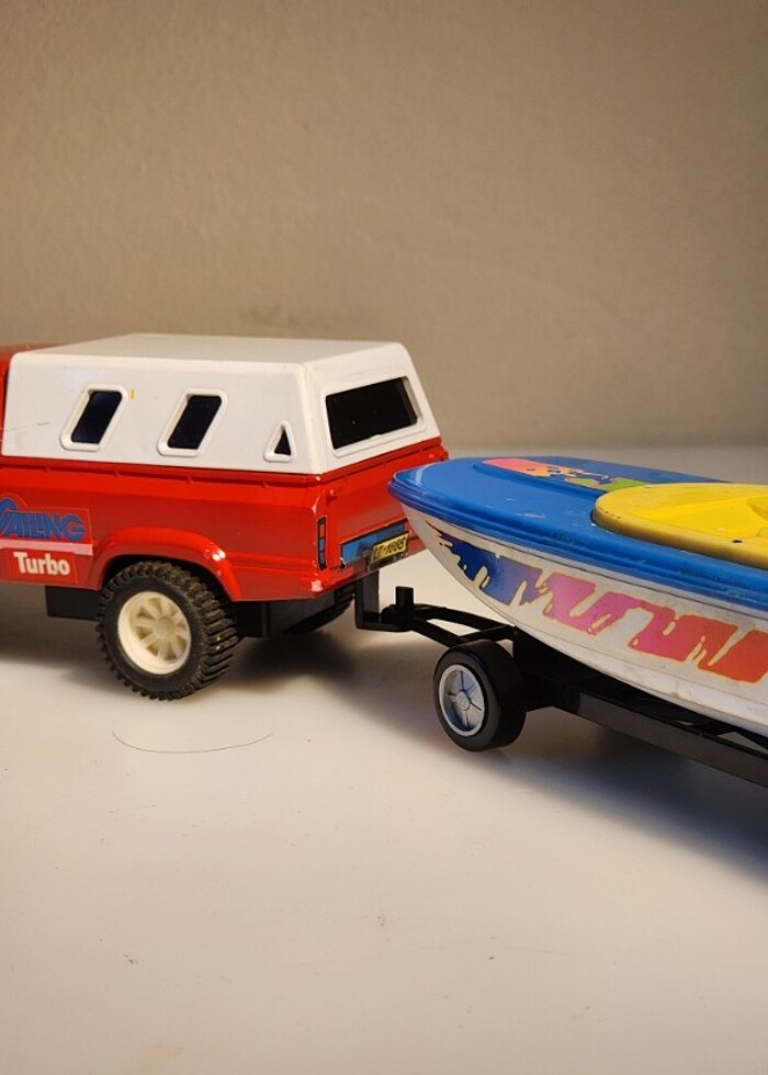 araba ve römork üstüne çıkan teknesi - Görsel 3