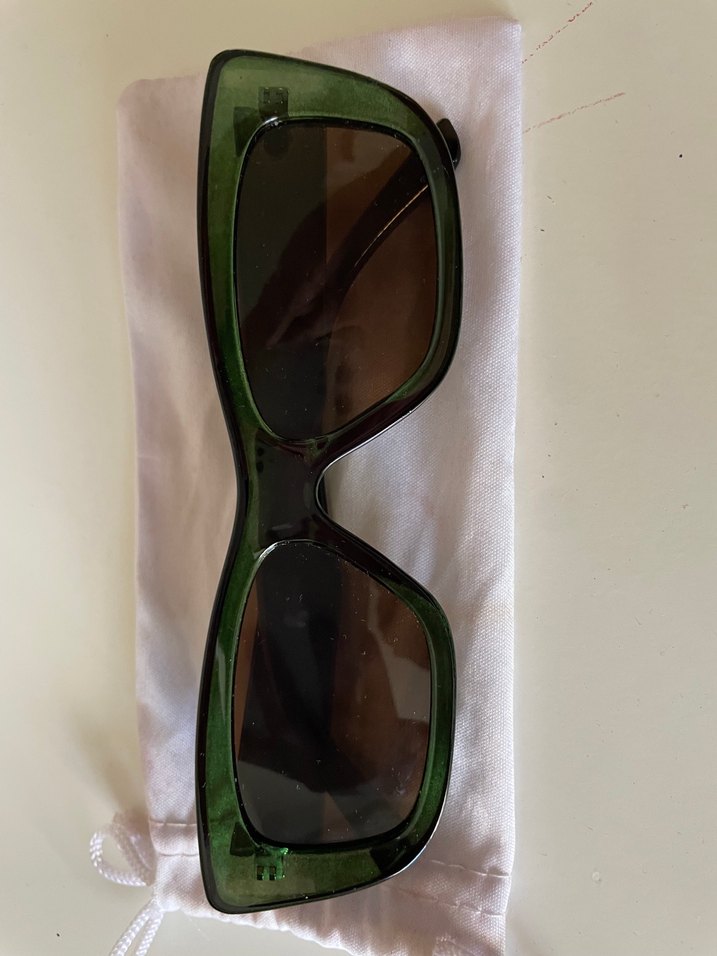 Kadın Güneş Gözlüğü - Görsel 2