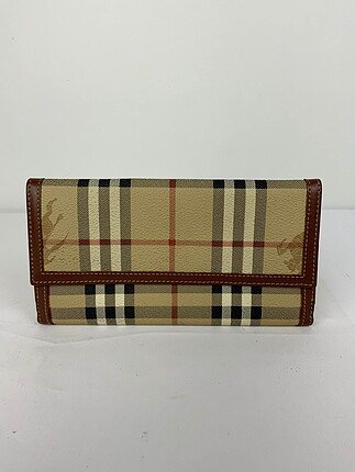 Burberry Cüzdan %70 İndirimli.