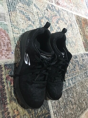 Skechers