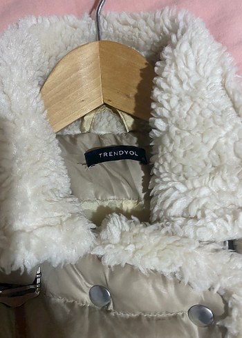 Kürk Detaylı Bej Kadın Kışlık Mont - Görsel 5