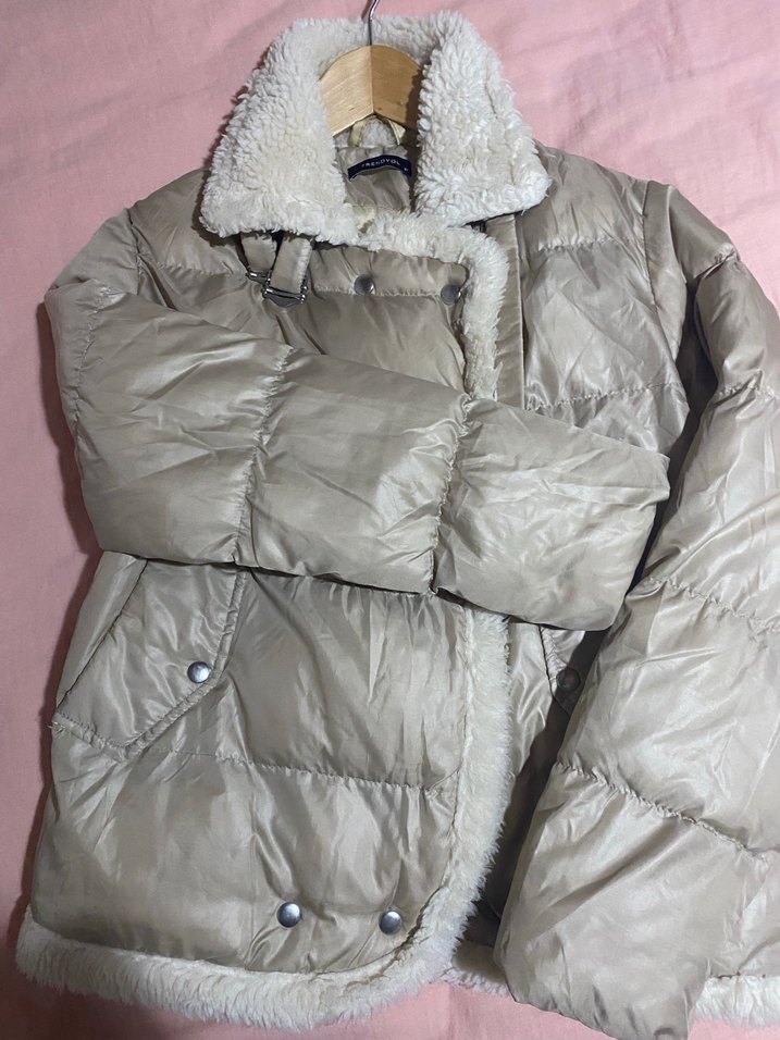 Kürk Detaylı Bej Kadın Kışlık Mont - Görsel 3