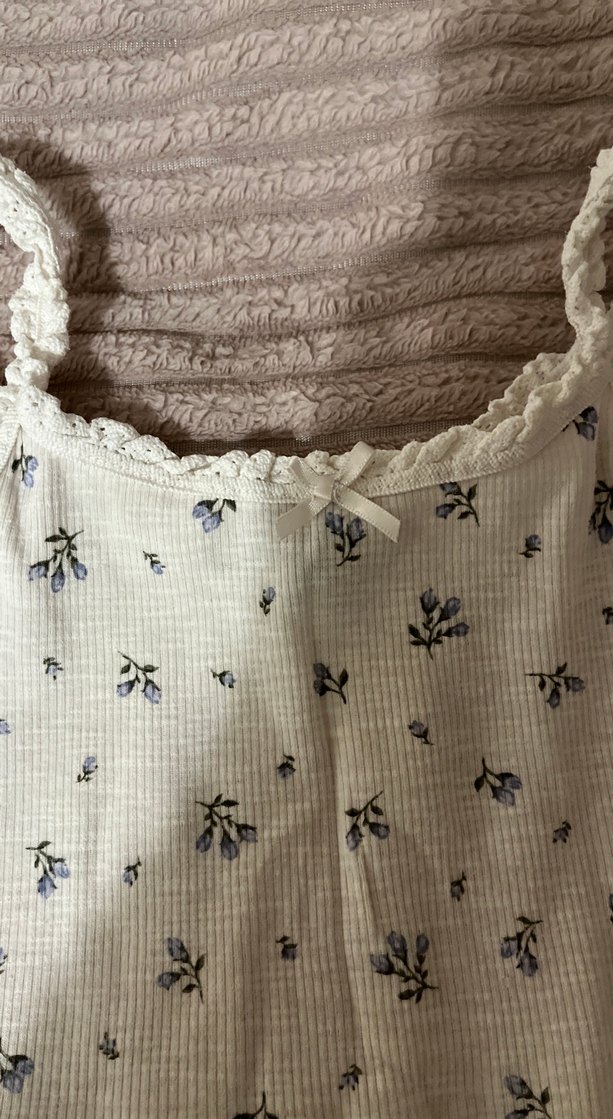 Beyaz çicekli üst atlet - Görsel 3