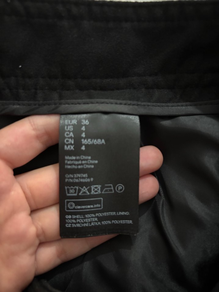 H&M Düğmeli Siyah Süet Mini Etek - Görsel 4