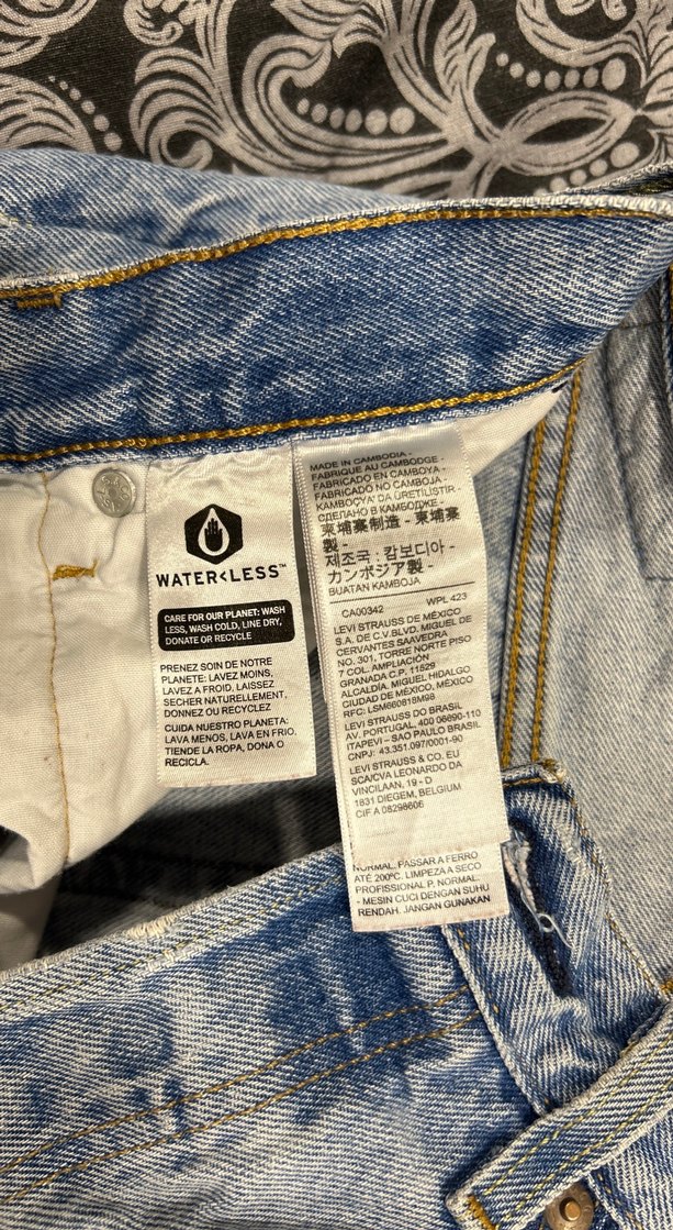 Levis 501 Düğmeli Bol Kesim Mavi Denim Kadın Jean — görsel 3/7