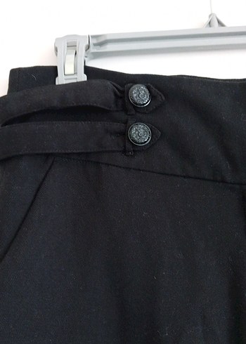 Kadın Siyahi Keten Bermuda Şort - Görsel 2