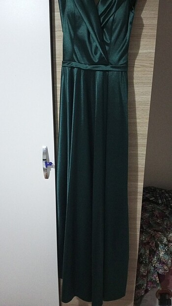 Diğer Kadın yeşil abiye