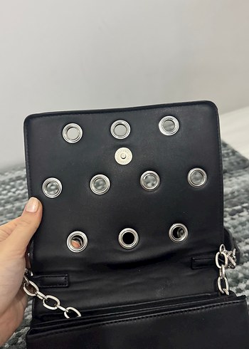 Kemer Tokalı Siyah Yılan Derisi Desenli Deri Çanta - Görsel 3