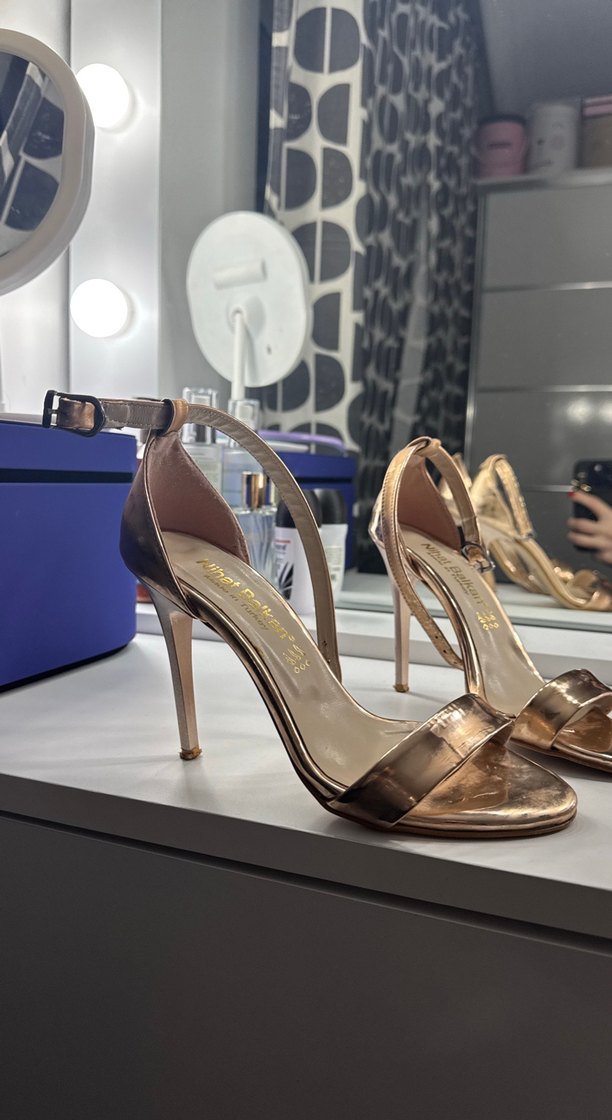 Parlak Altın Tokalı İnce Topuklu Kadın Ayakkabı - Görsel 2