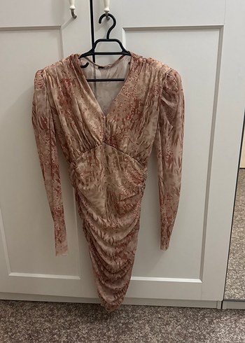 Bej Yılan Desenli Uzun Kollu Drapeli Elbise - Görsel 2