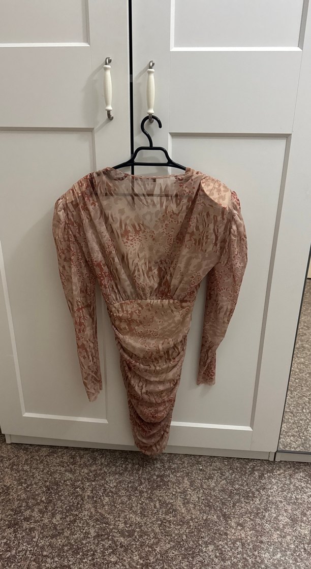 Bej Yılan Desenli Uzun Kollu Drapeli Elbise - Görsel 4