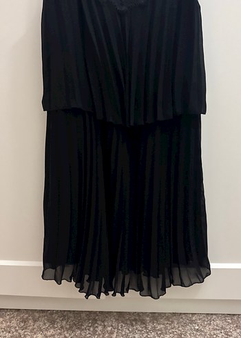 Siyah Mini Piliseli Askılı Gece Elbisesi - Görsel 4