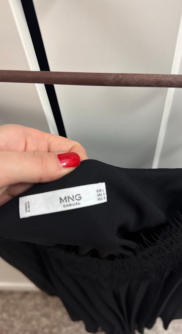 Siyah Mini Piliseli Askılı Gece Elbisesi - Görsel 5