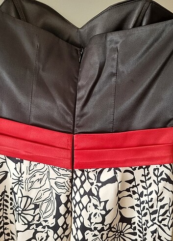 Straplez kalp yaka saten elbise - Görsel 5