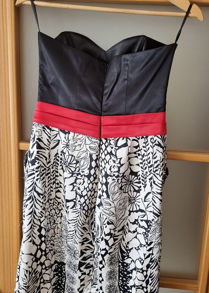 Straplez kalp yaka saten elbise - Görsel 2