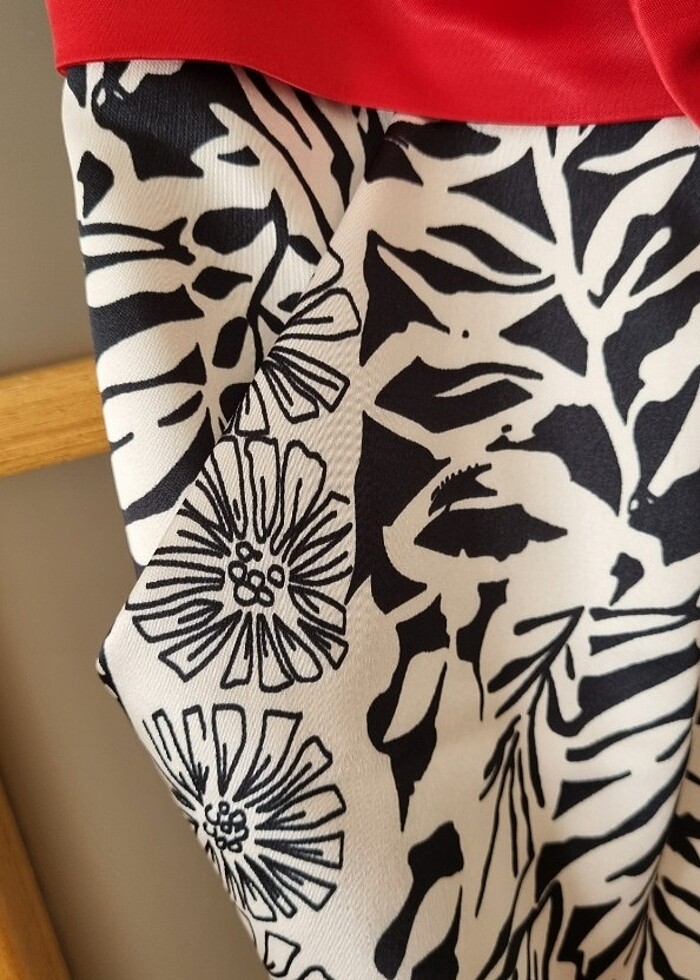 Straplez kalp yaka saten elbise - Görsel 3