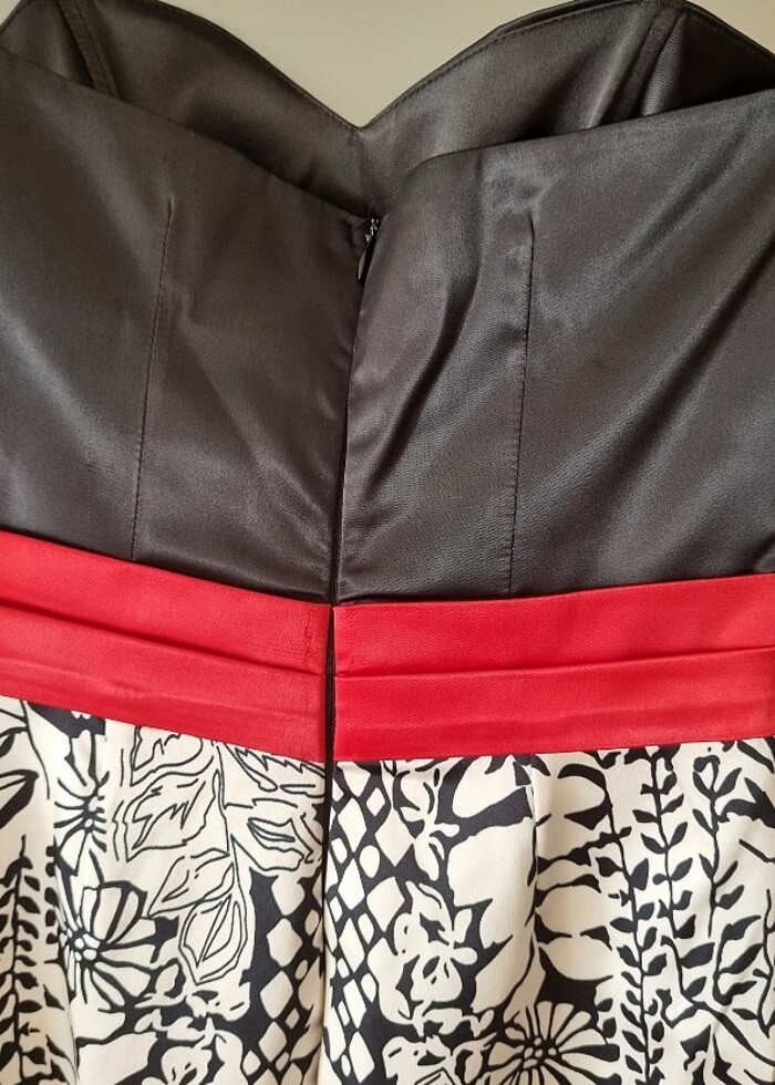 Straplez kalp yaka saten elbise - Görsel 5