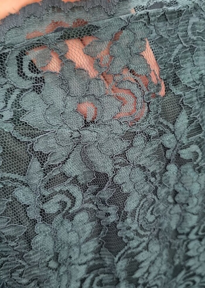 Kayık yaka güpür elbise - Görsel 4