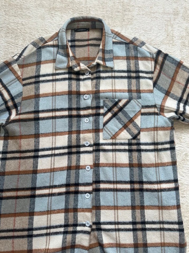 Düğmeli Ekose Bol Kesim Gri-Kahverengi Kadın Gömlek. - Görsel 2