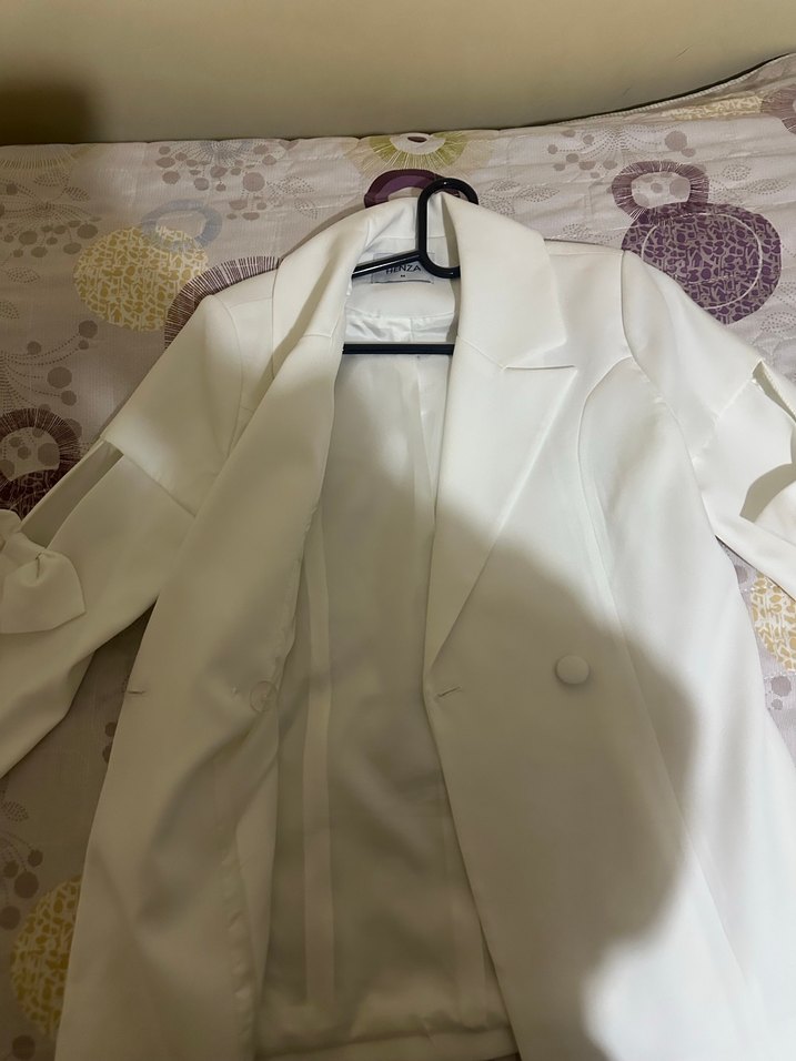 Kadın Beyaz Düğmeli Midi Blazer Ceket - Görsel 3